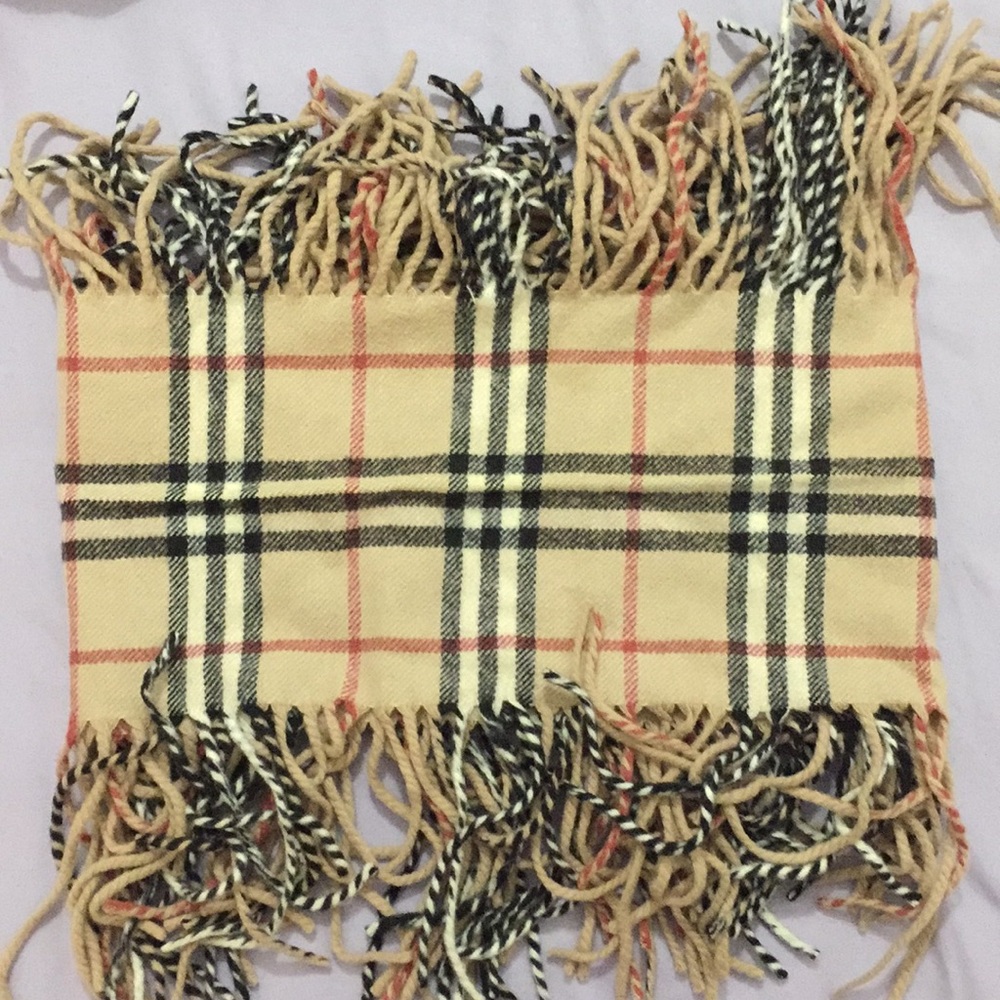 Authentic Burberry women’s scarf